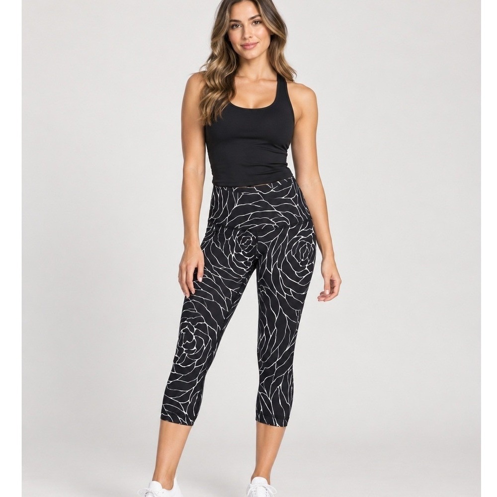 Lululemon Wunder Under Crop High Rise Leggings Rose Floral Black White Size 8